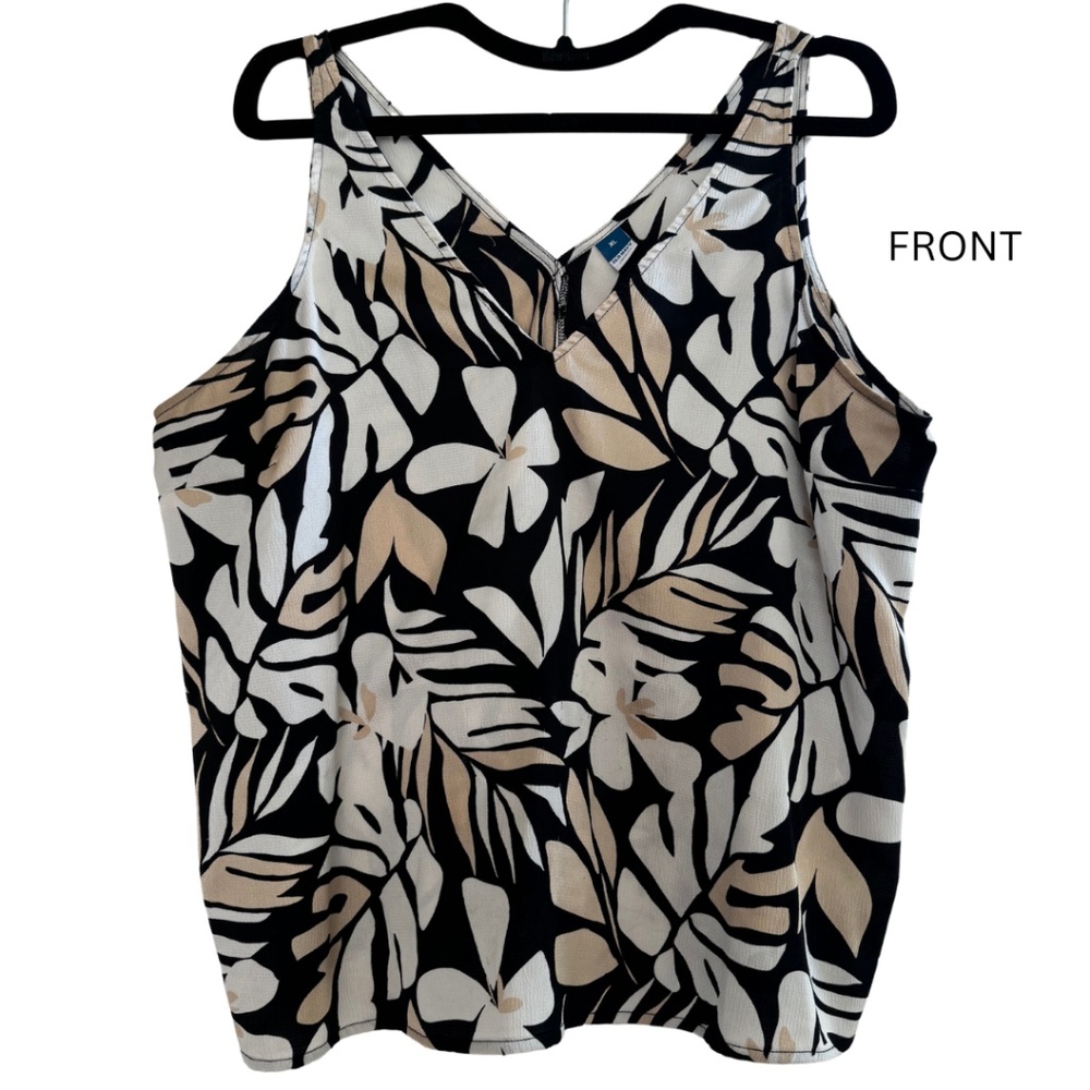Old Navy Black & White Floral V-Neck Sleeveless Satin Top
